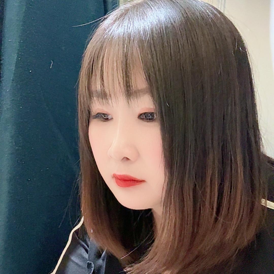 体育馆依恋女装