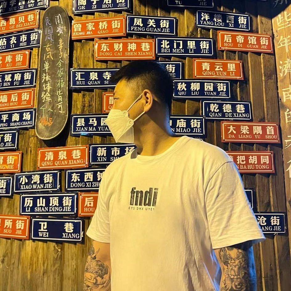 呐了个闷-大飞