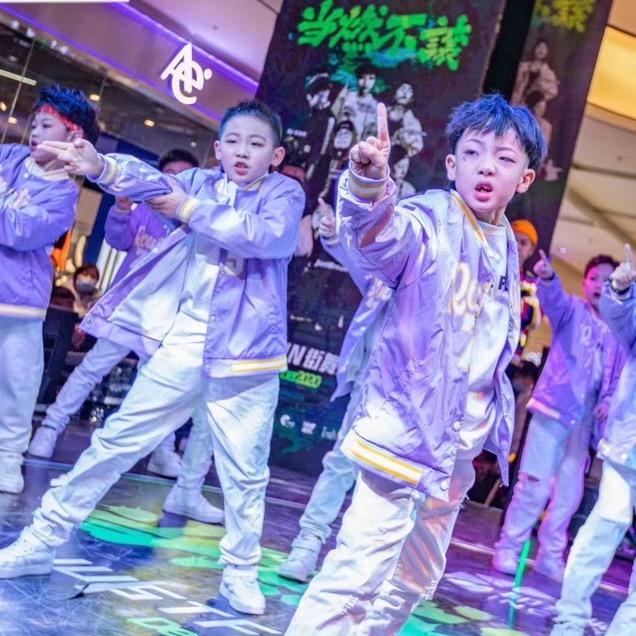 舞客街舞客服小姨