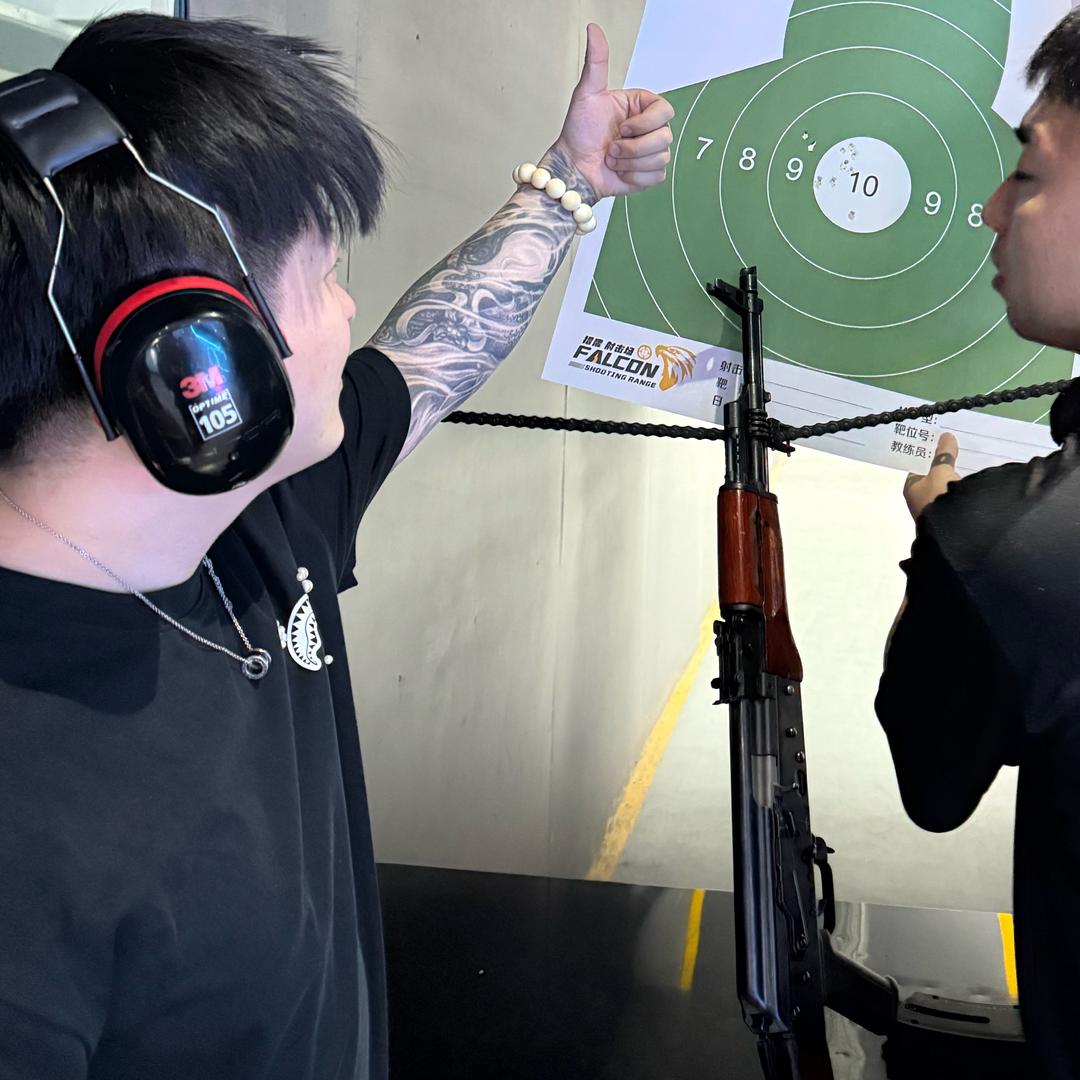 王耀东 🧊《三角洲》