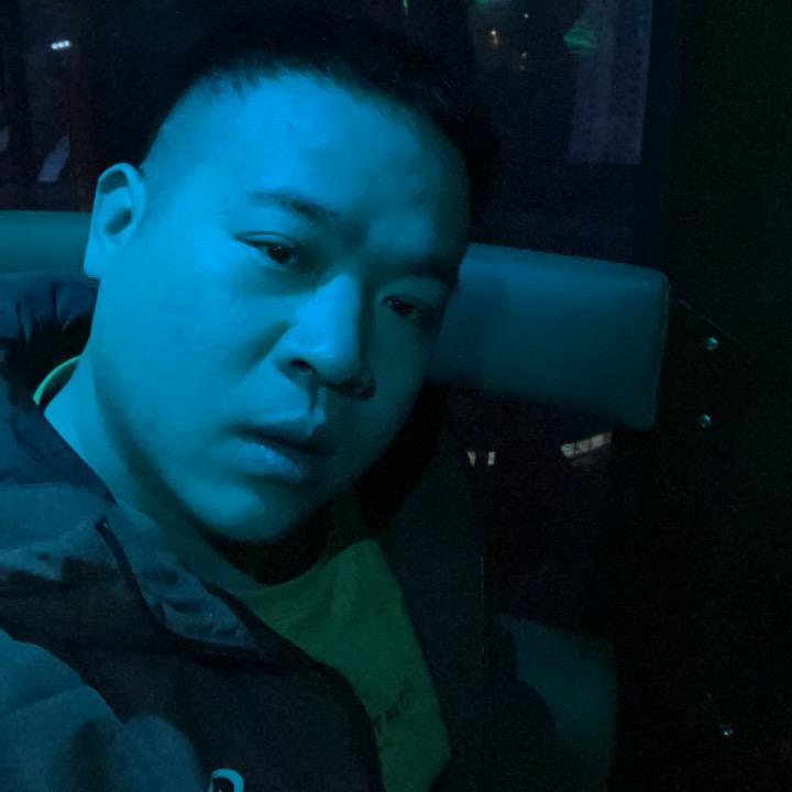 放肆的小男人