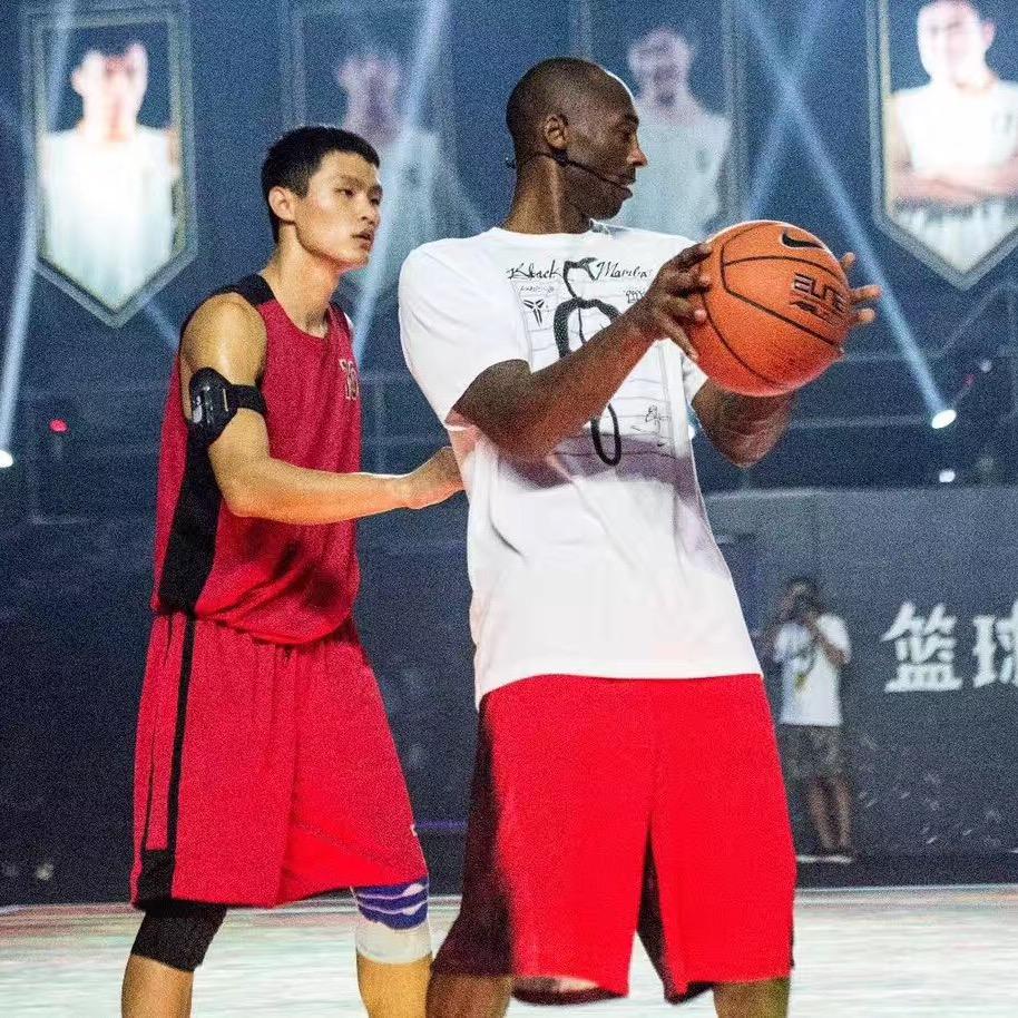 李观洋