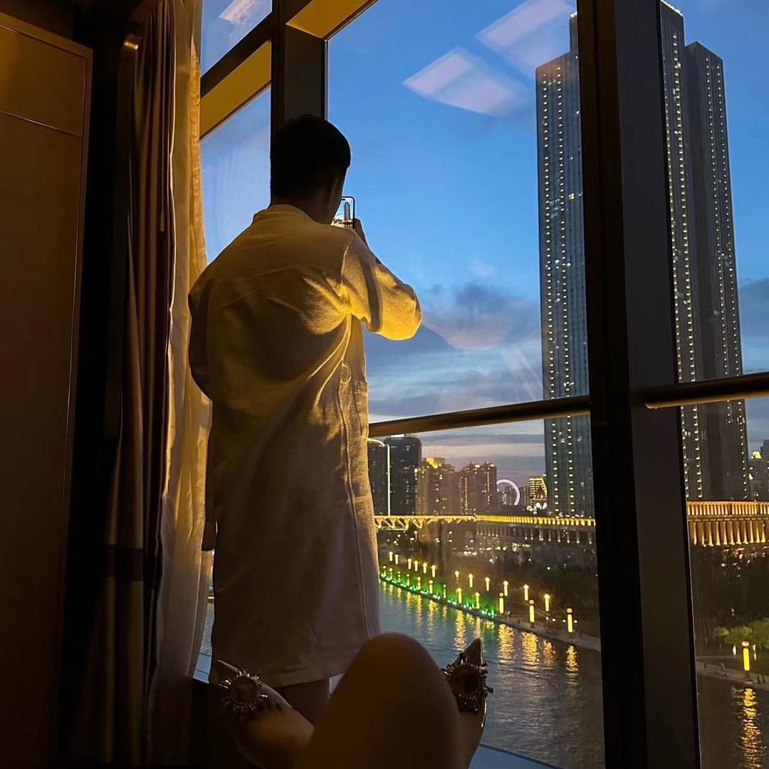 严凯涛.
