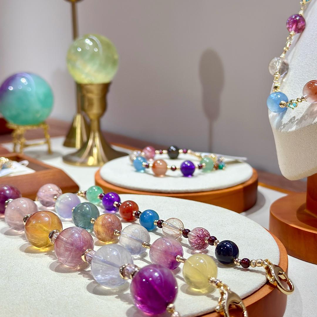 MOMO HUA水晶空间