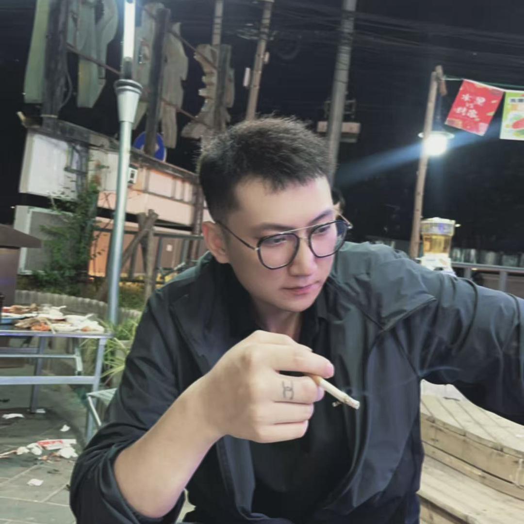 小李哥👩‍👩‍👦