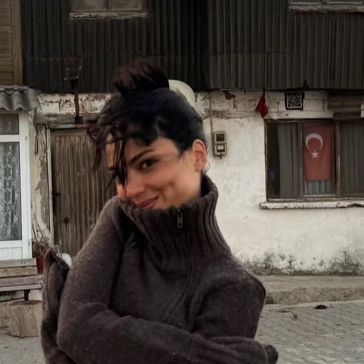 𝓐𝔂𝓷𝓲𝓰𝓪𝓻