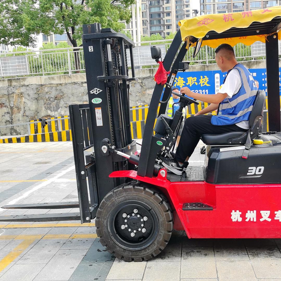 安康免费培训技能，挖机装载机包就业