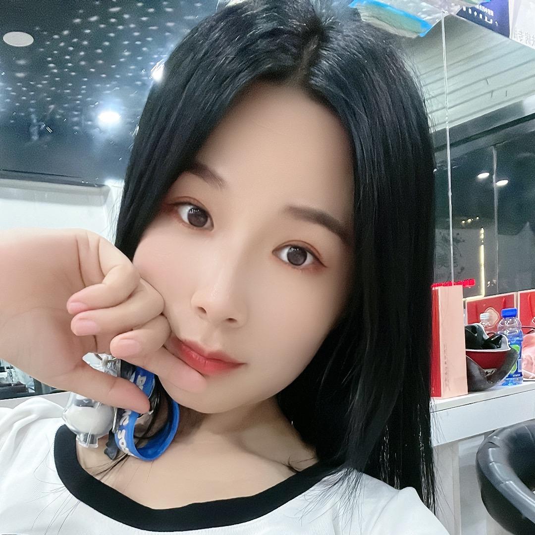 邱县靓靓美妆（志 尤 猴）