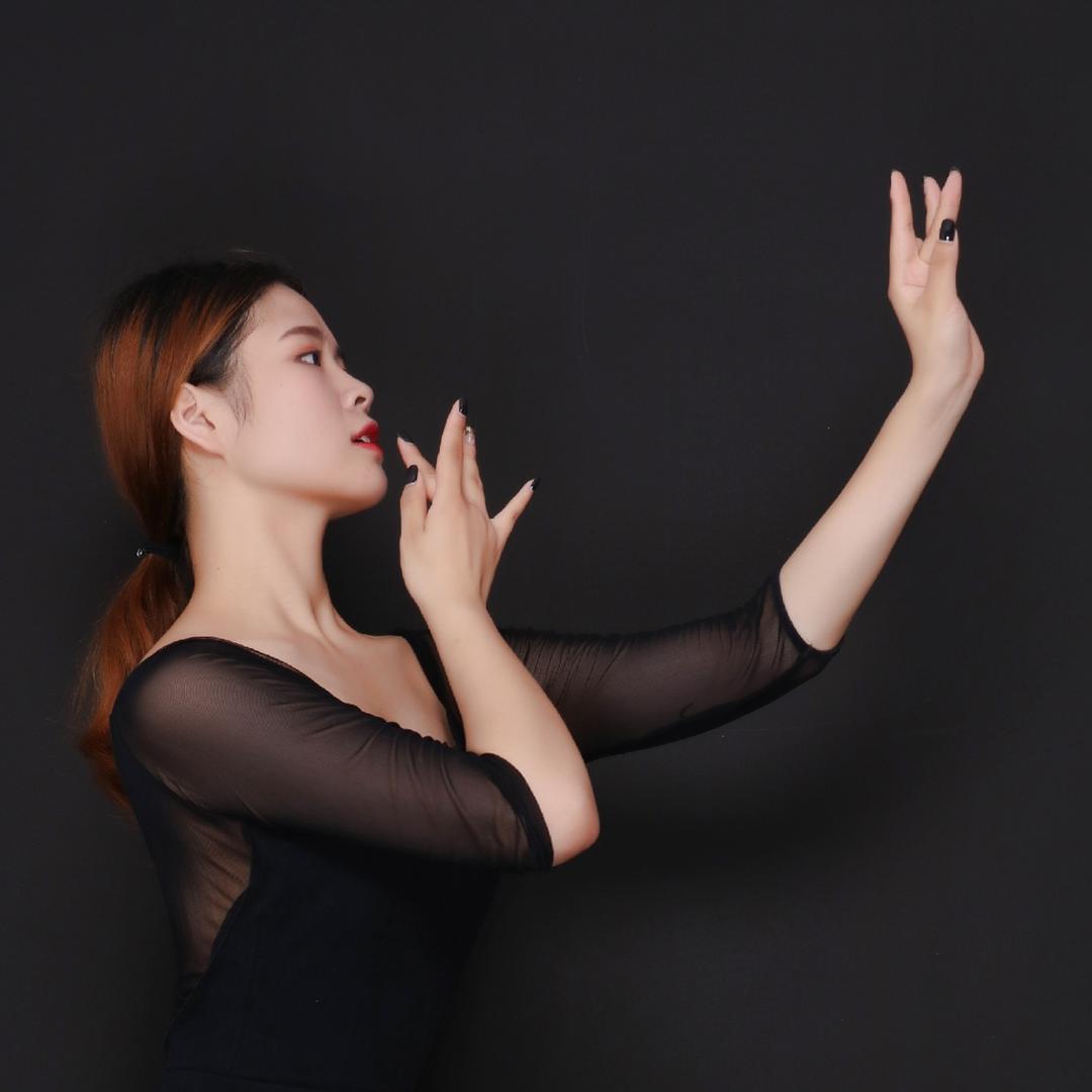 爱跳舞的彭老师💃