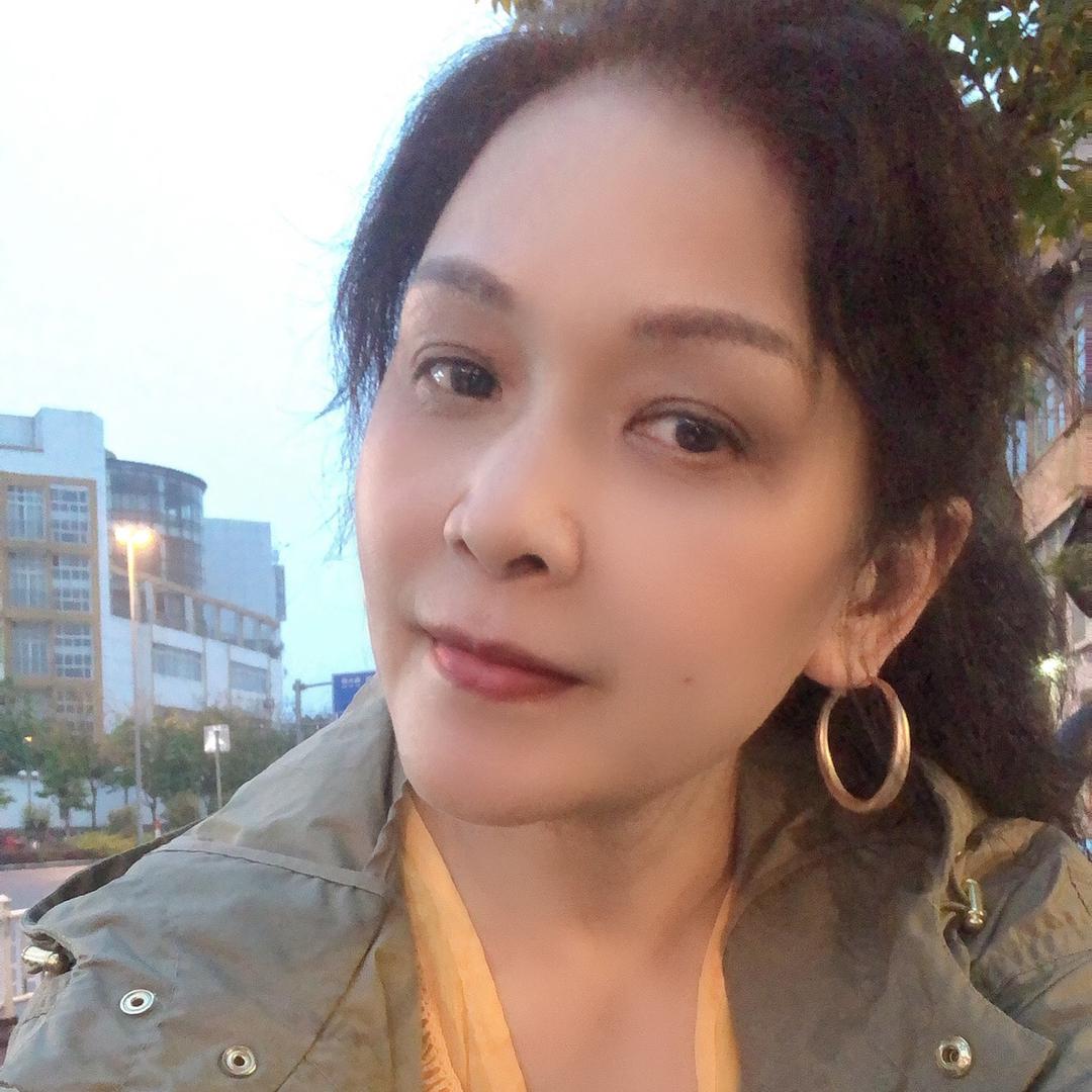 女人