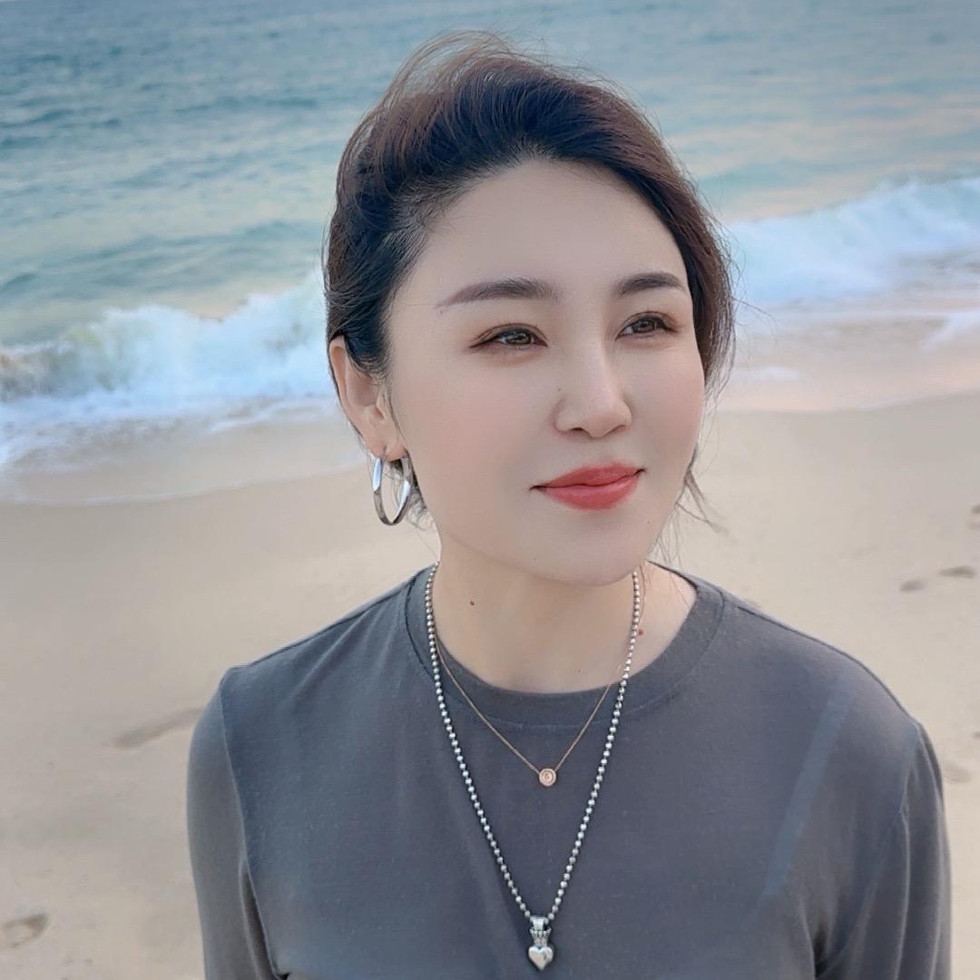 呦呦.
