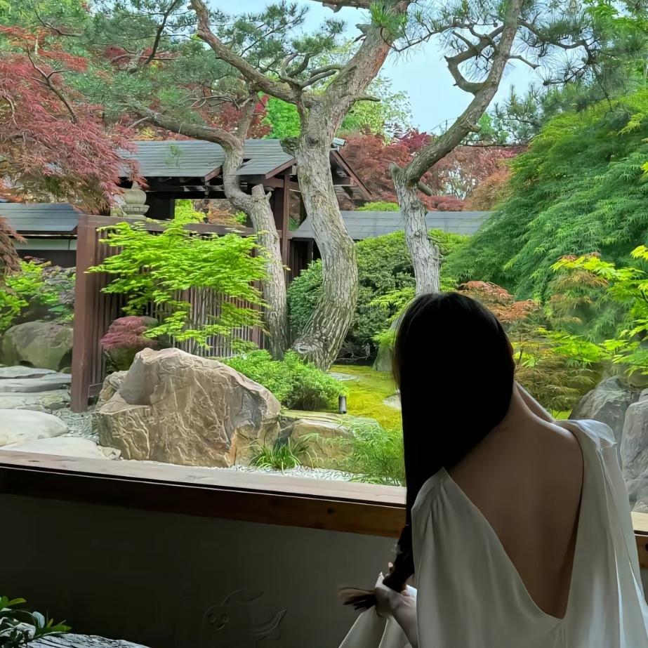 吃饱饱.