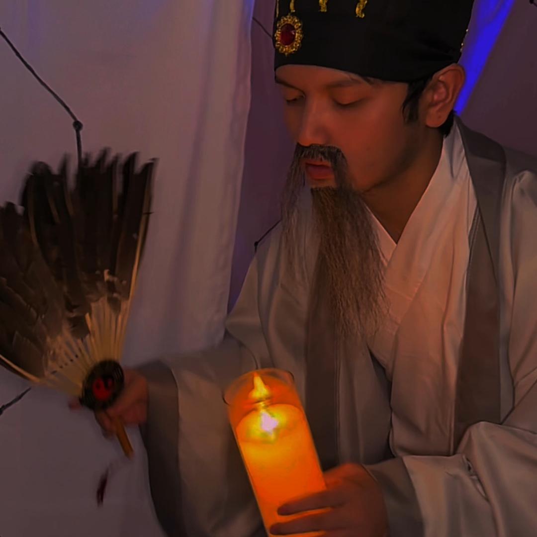 诸葛靓