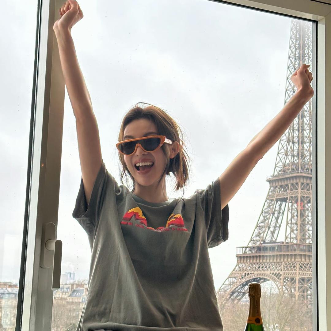 女美个一
