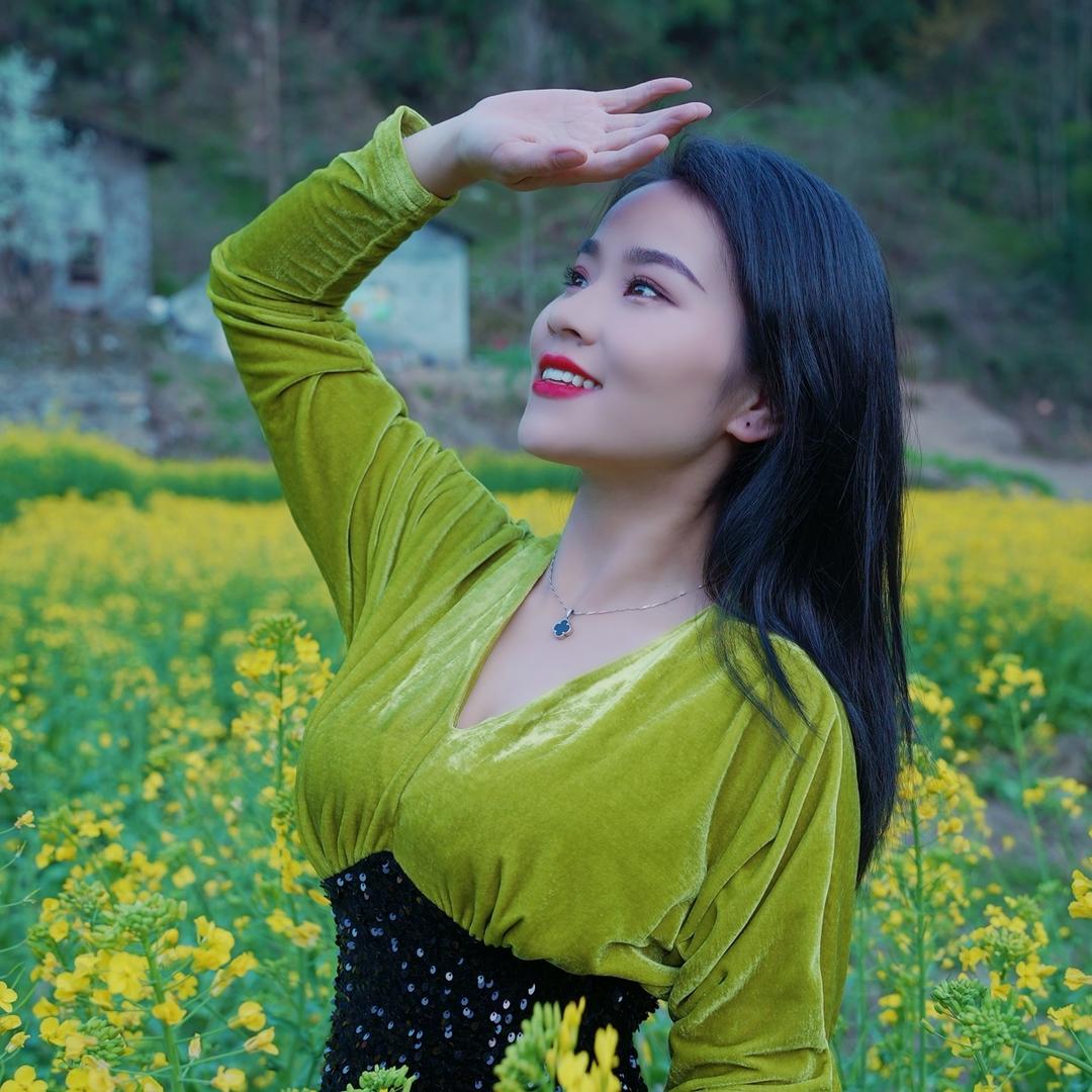 谭莉莉（歌手大晏儿姐姐）