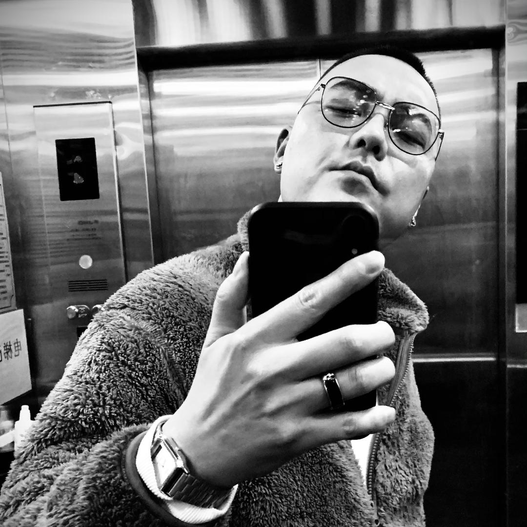 主持人是大周🎤