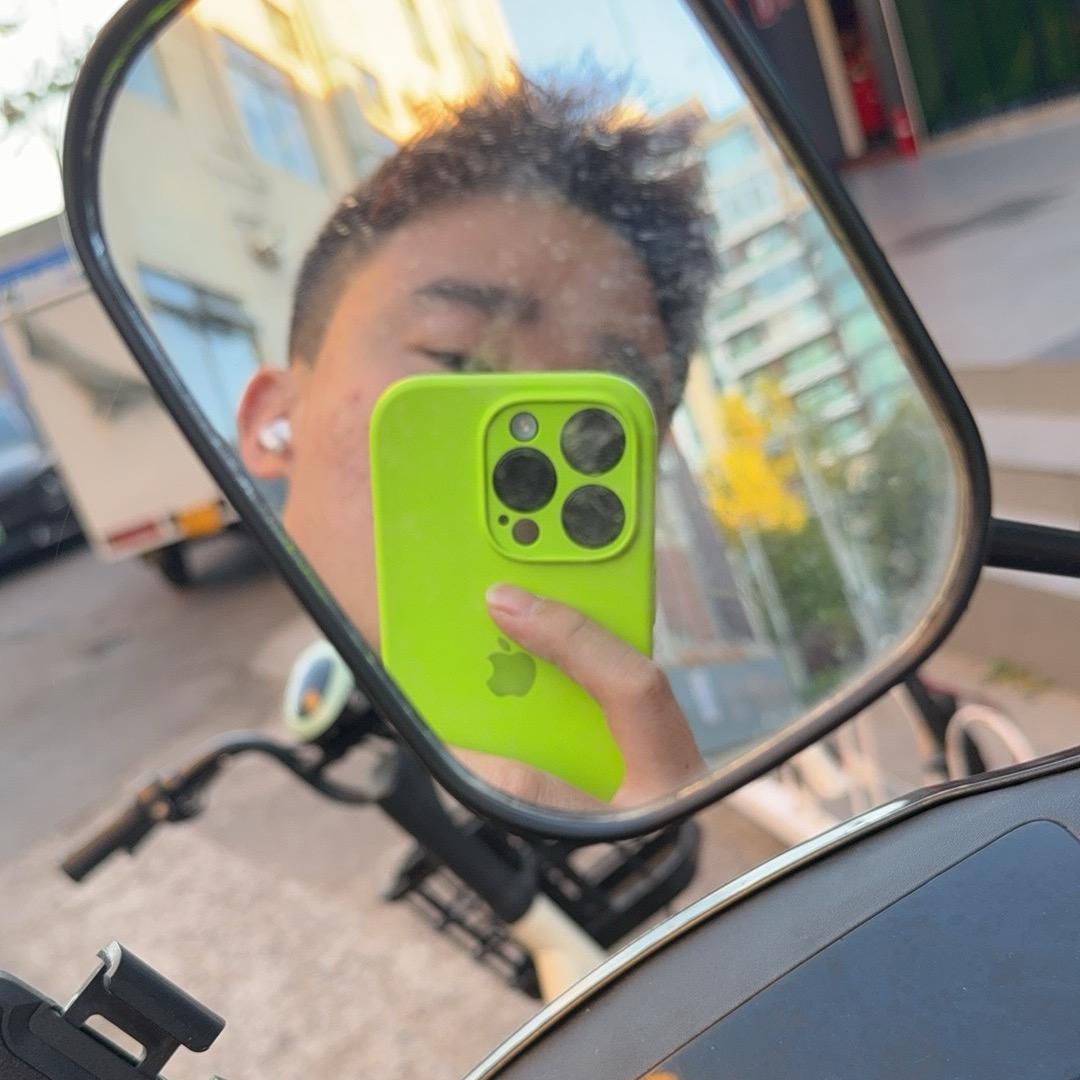 小豹女和老男枪