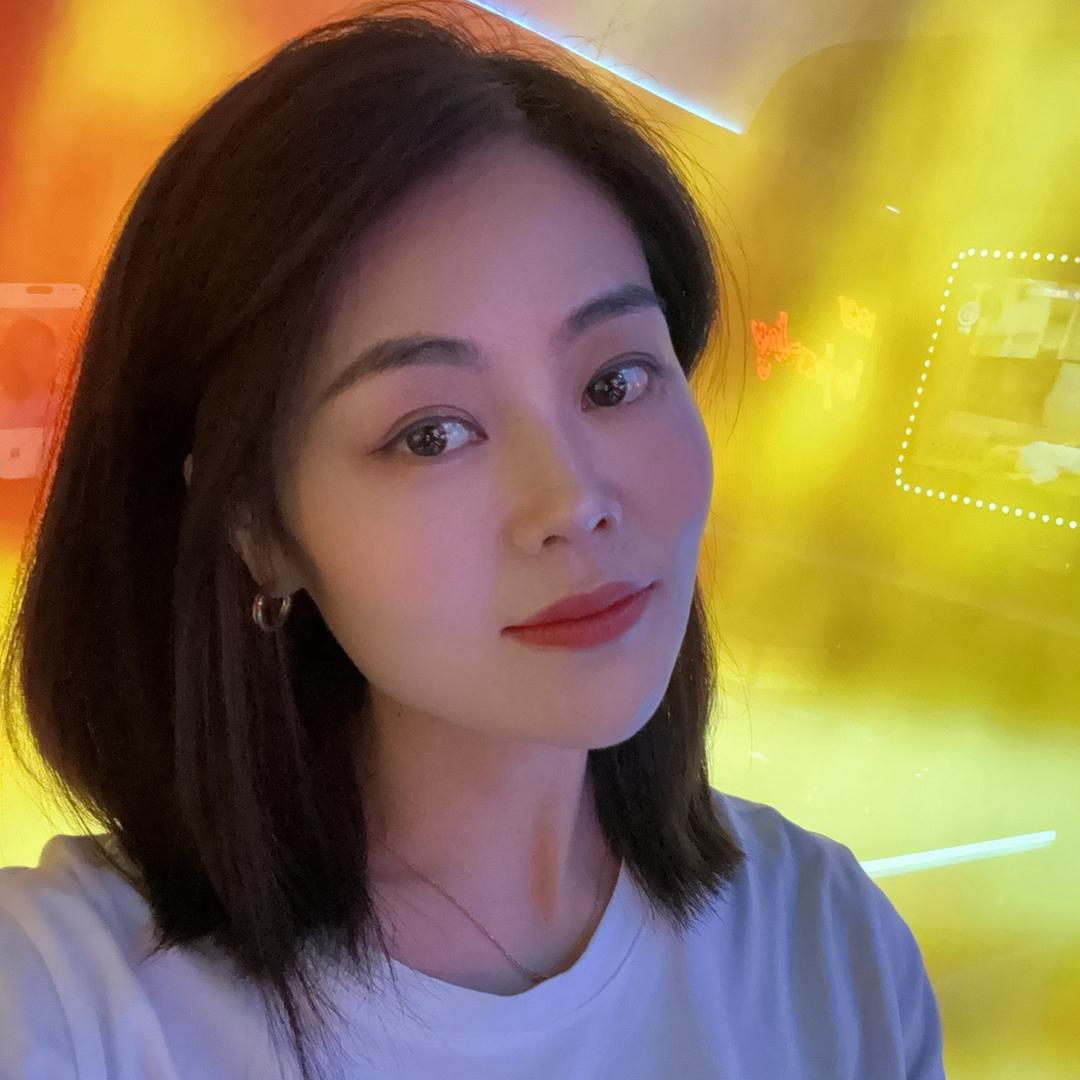 罗静