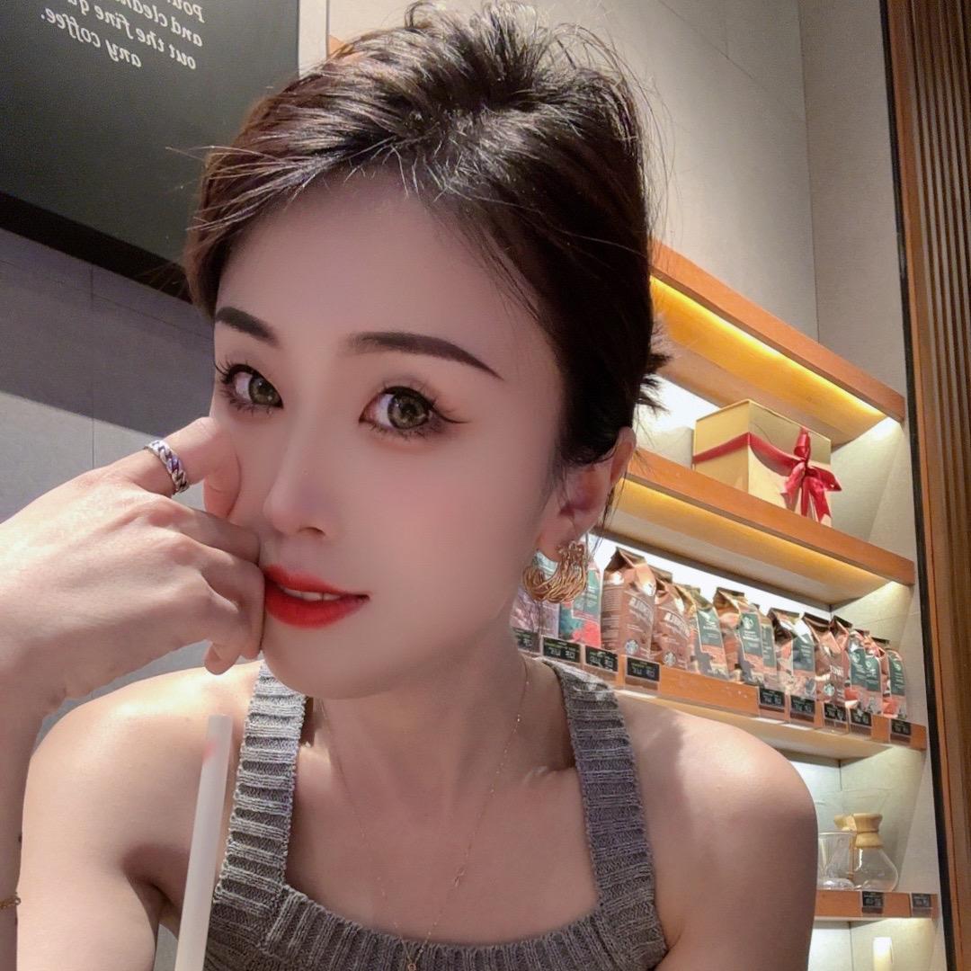 米莲娜皮草欧轩服饰