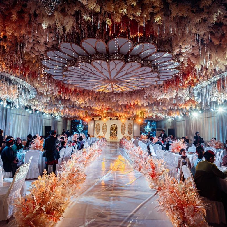 龙凤情缘婚礼策划 影楼