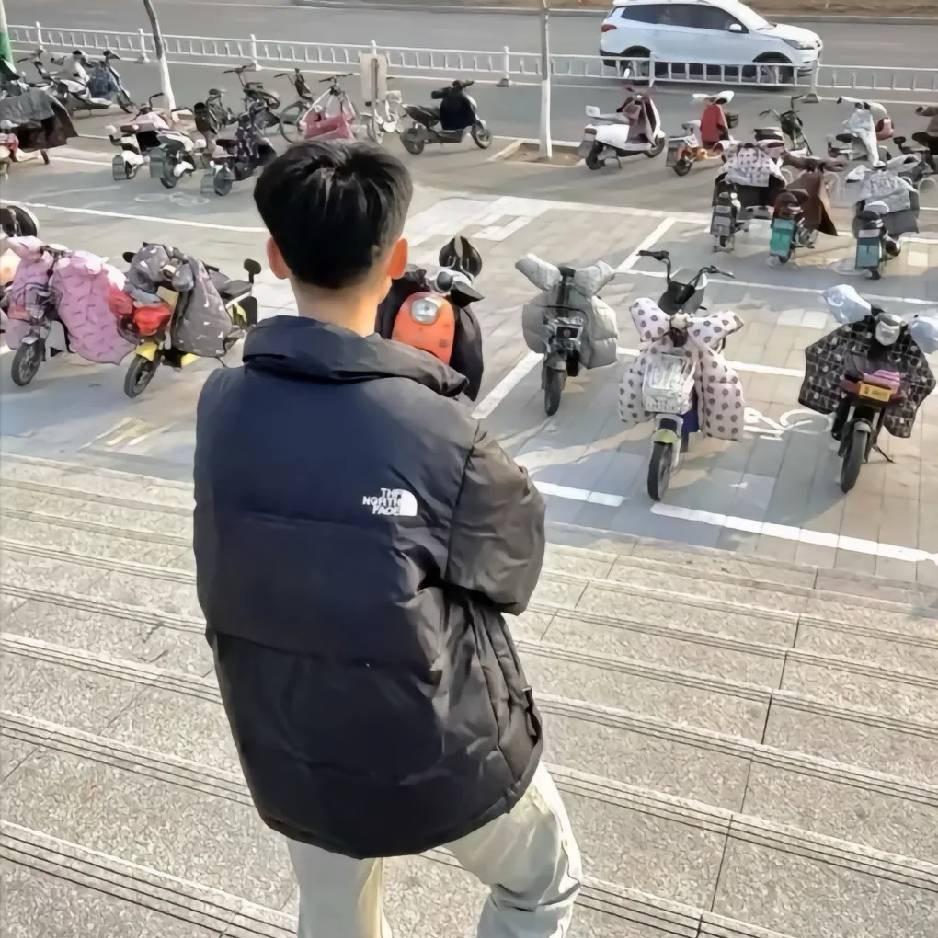 慕凡