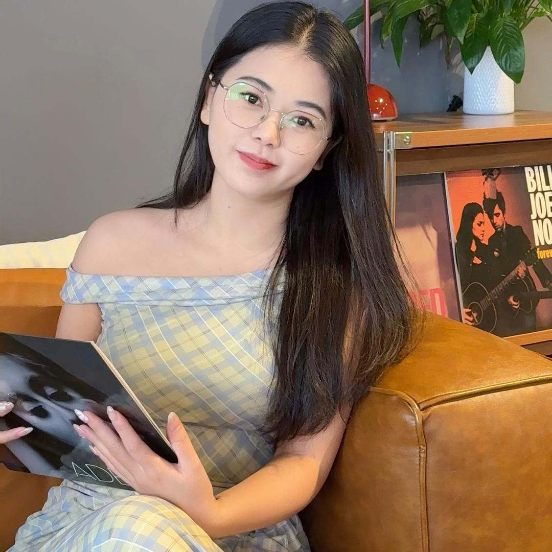 一个女的👧🏻