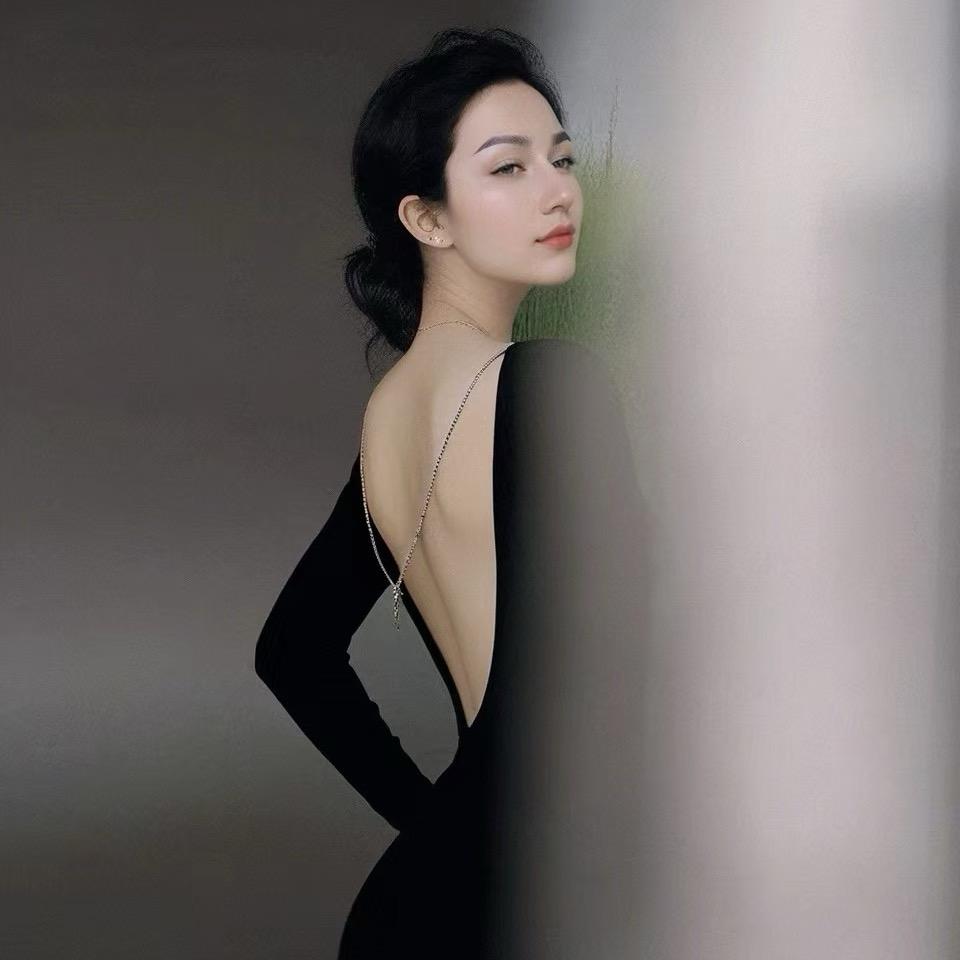玛丽-