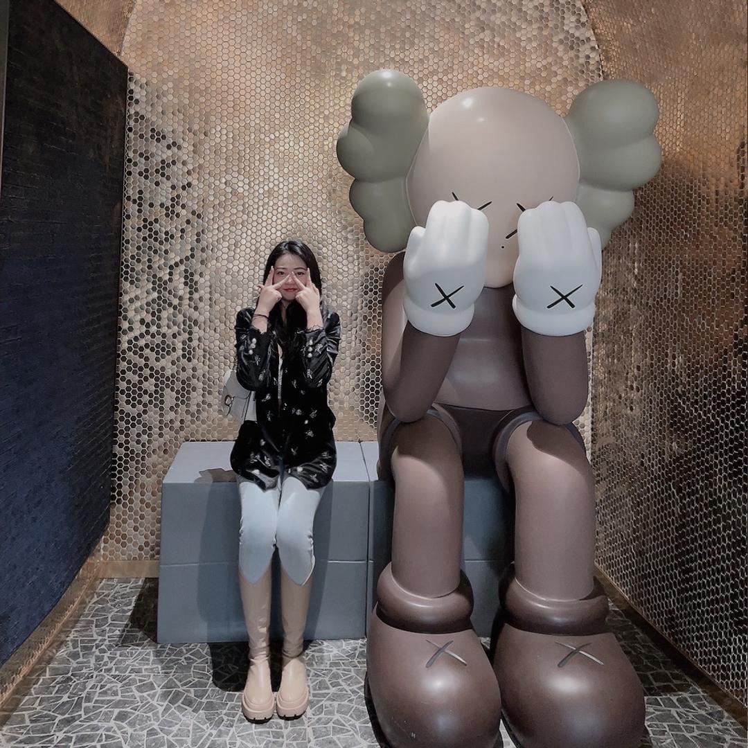 王美丽.