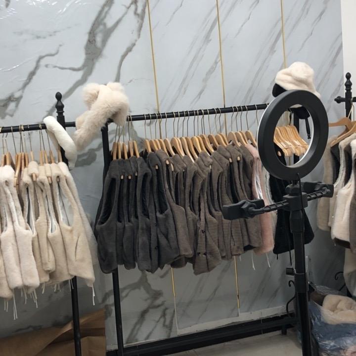 大萍皮草工厂店