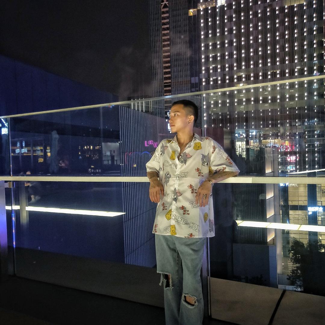 爱丽丝✍️胡耀文