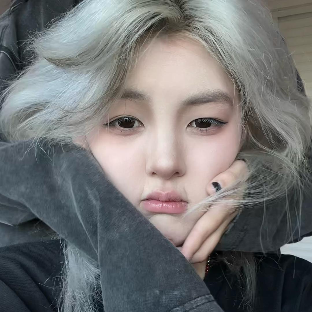 腼腆的月子