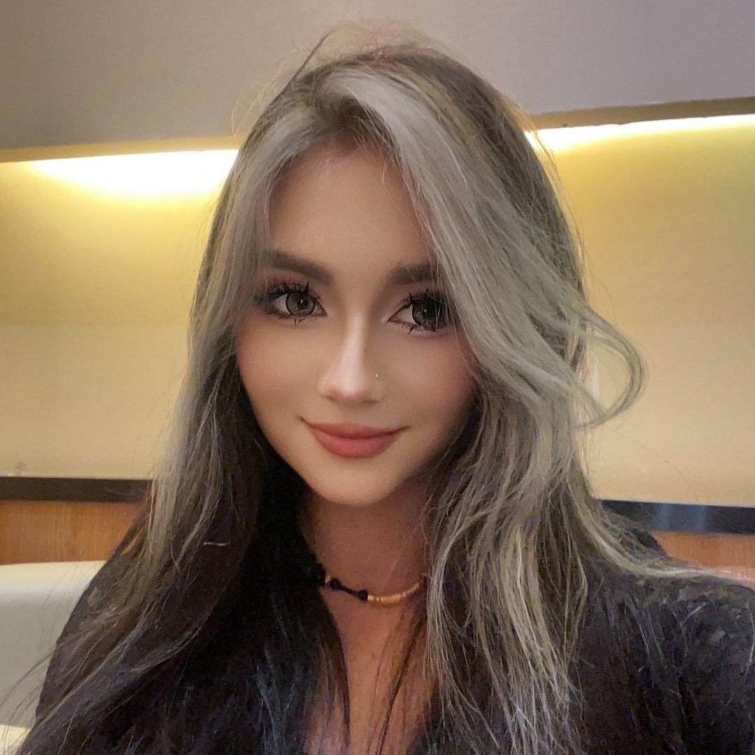 @妮娅是个憨憨