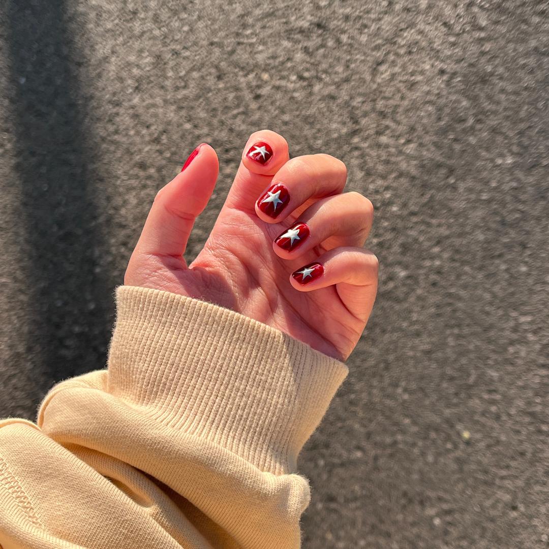 四月（狂搓指甲版）