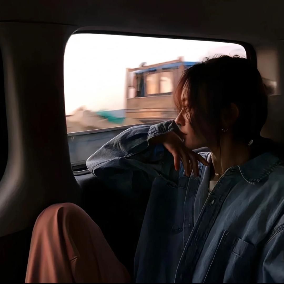 三色灯·美容美发空间