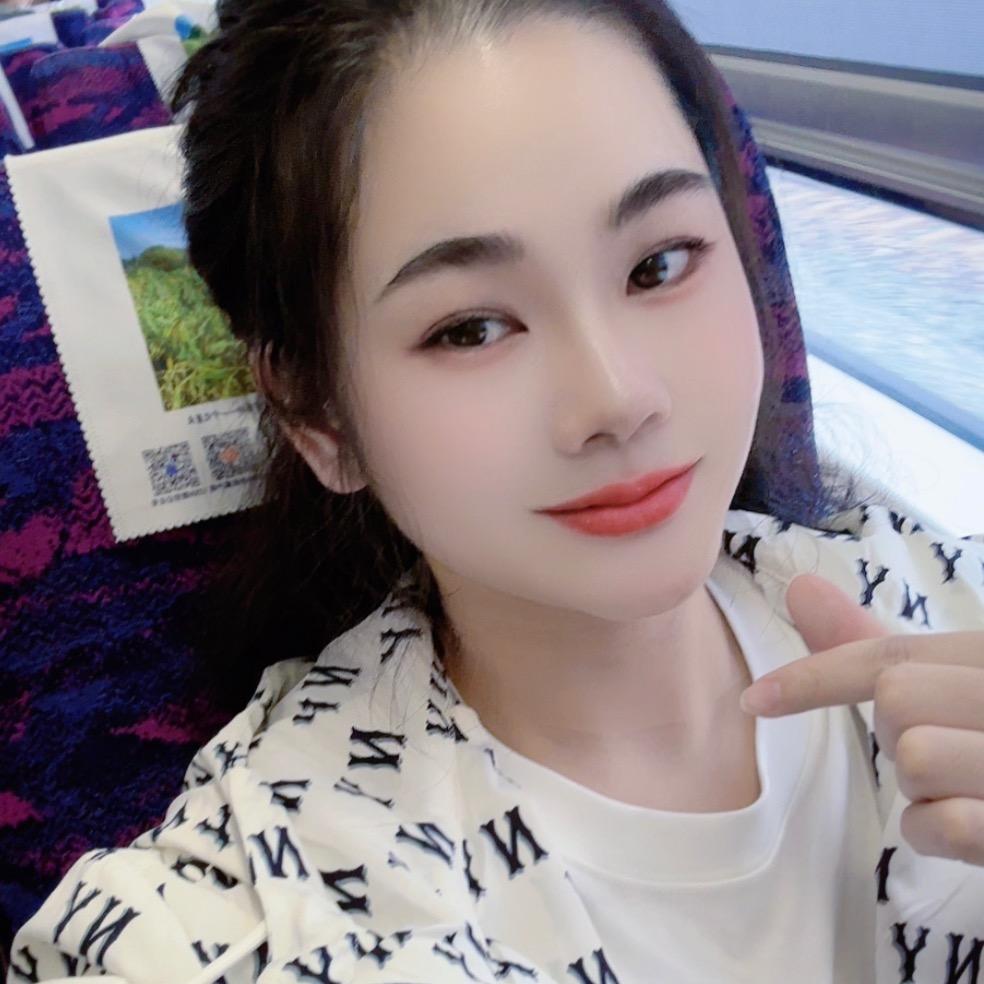 我是小卿～～～