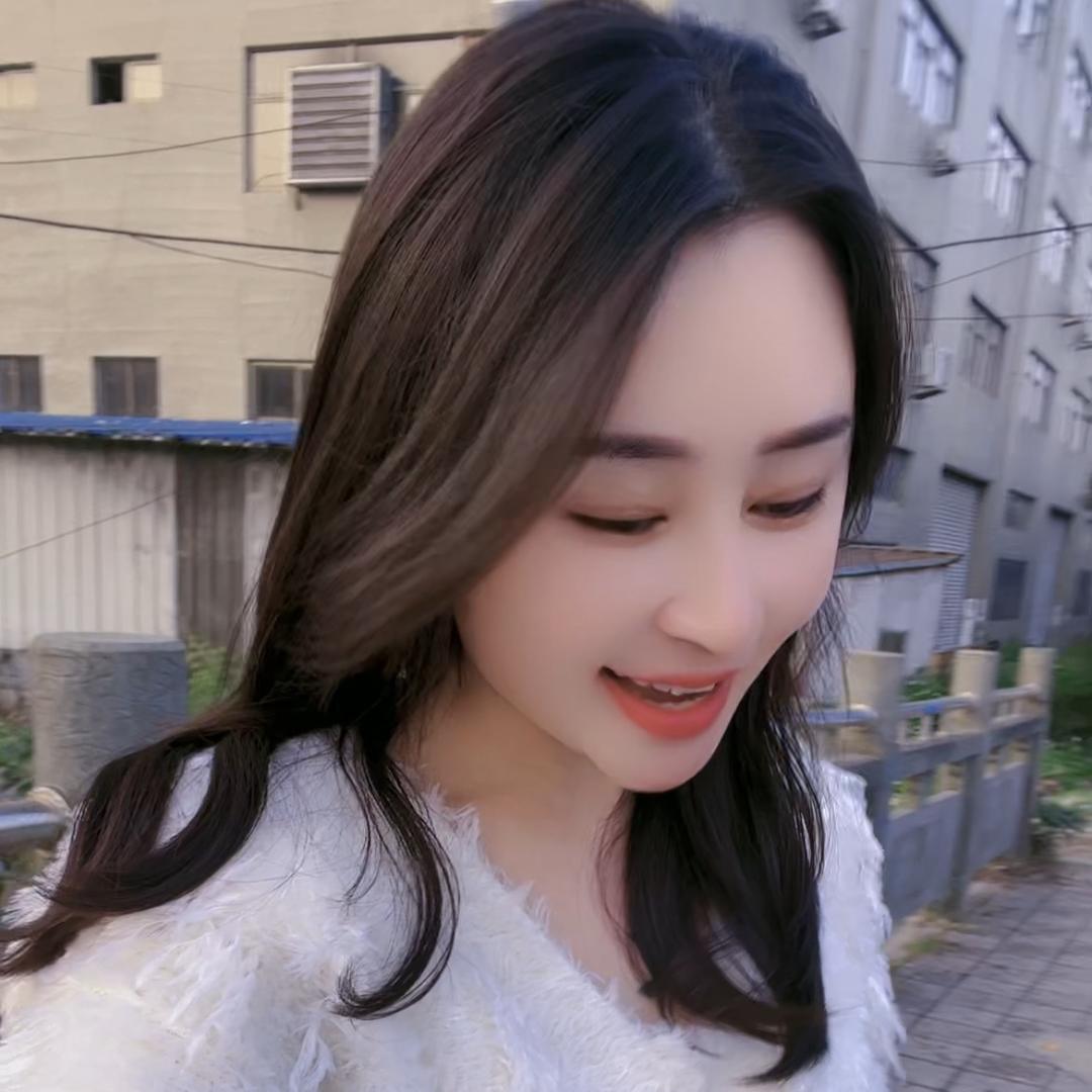 紫绮．