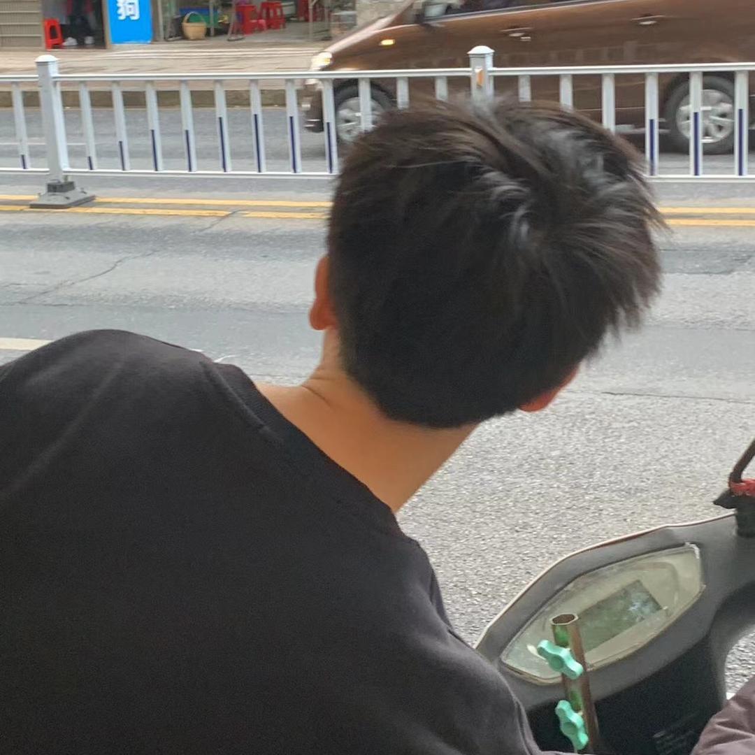 何…