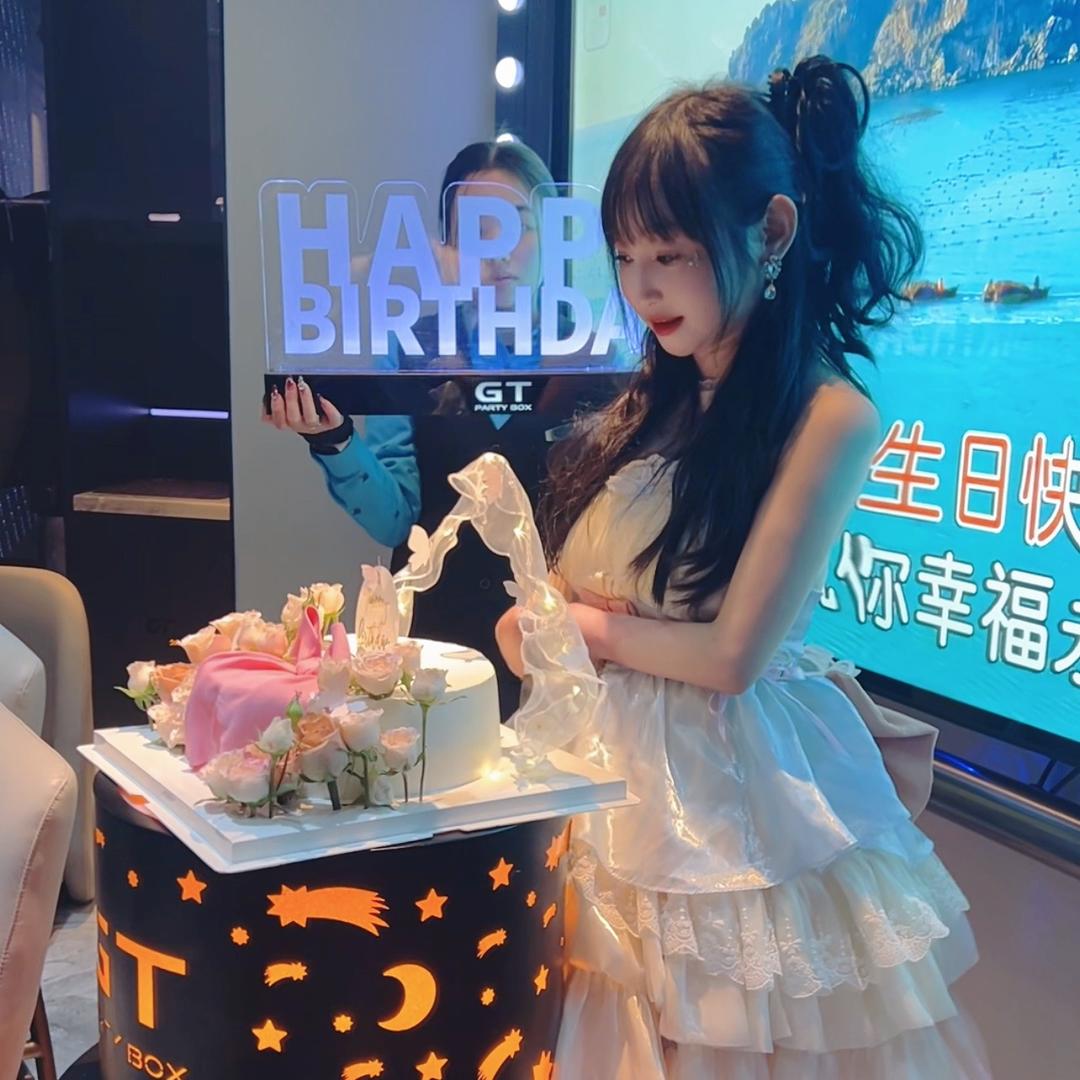 叮当猫少女👧🏻