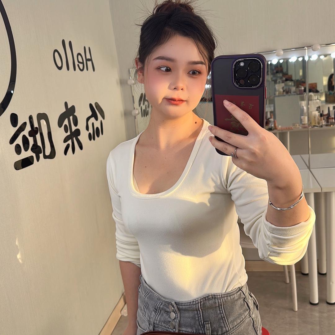 00后化妆师、美甲师～瑜宝