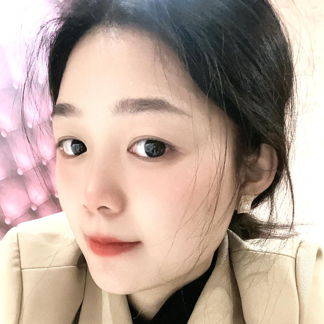 小小姗.
