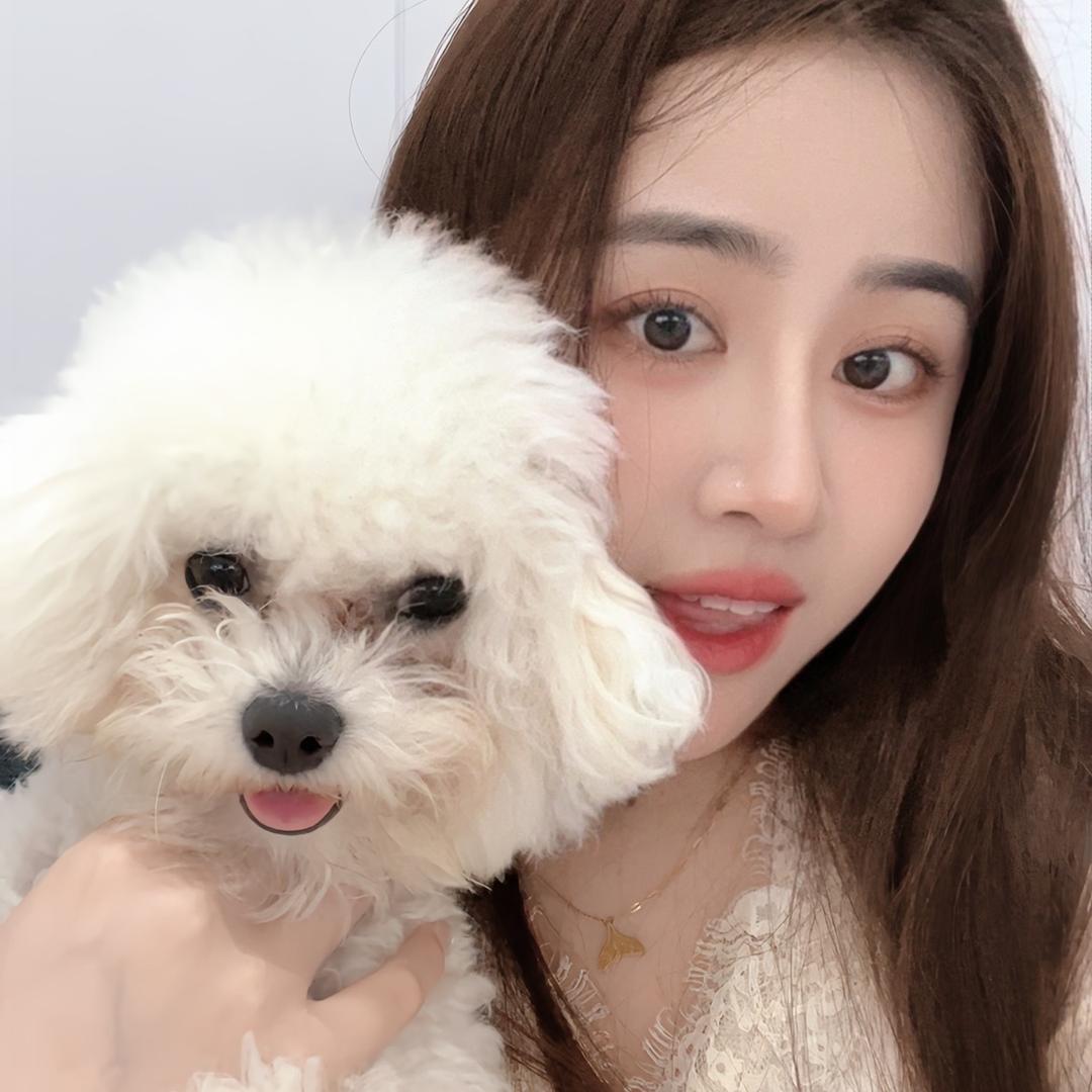 在周口开果幸酸嘢店的小雨🥝