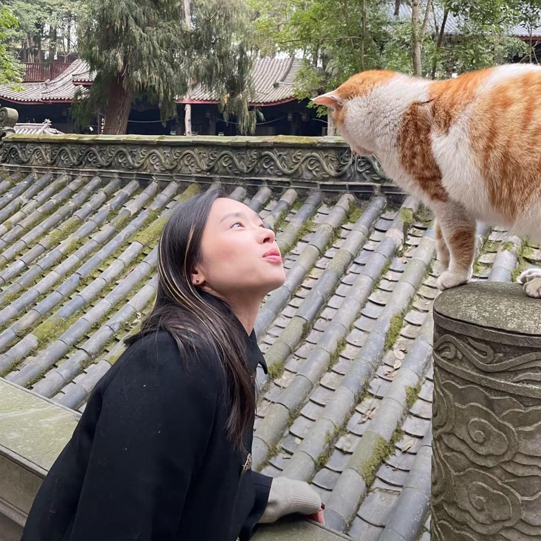 不emo的糖小妹