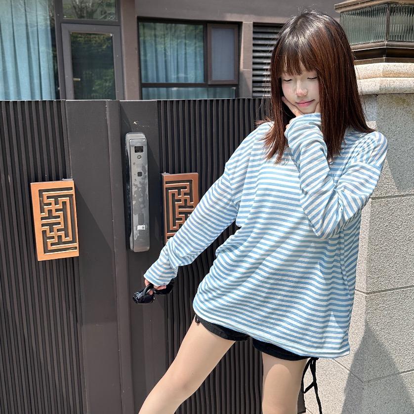 天真^
