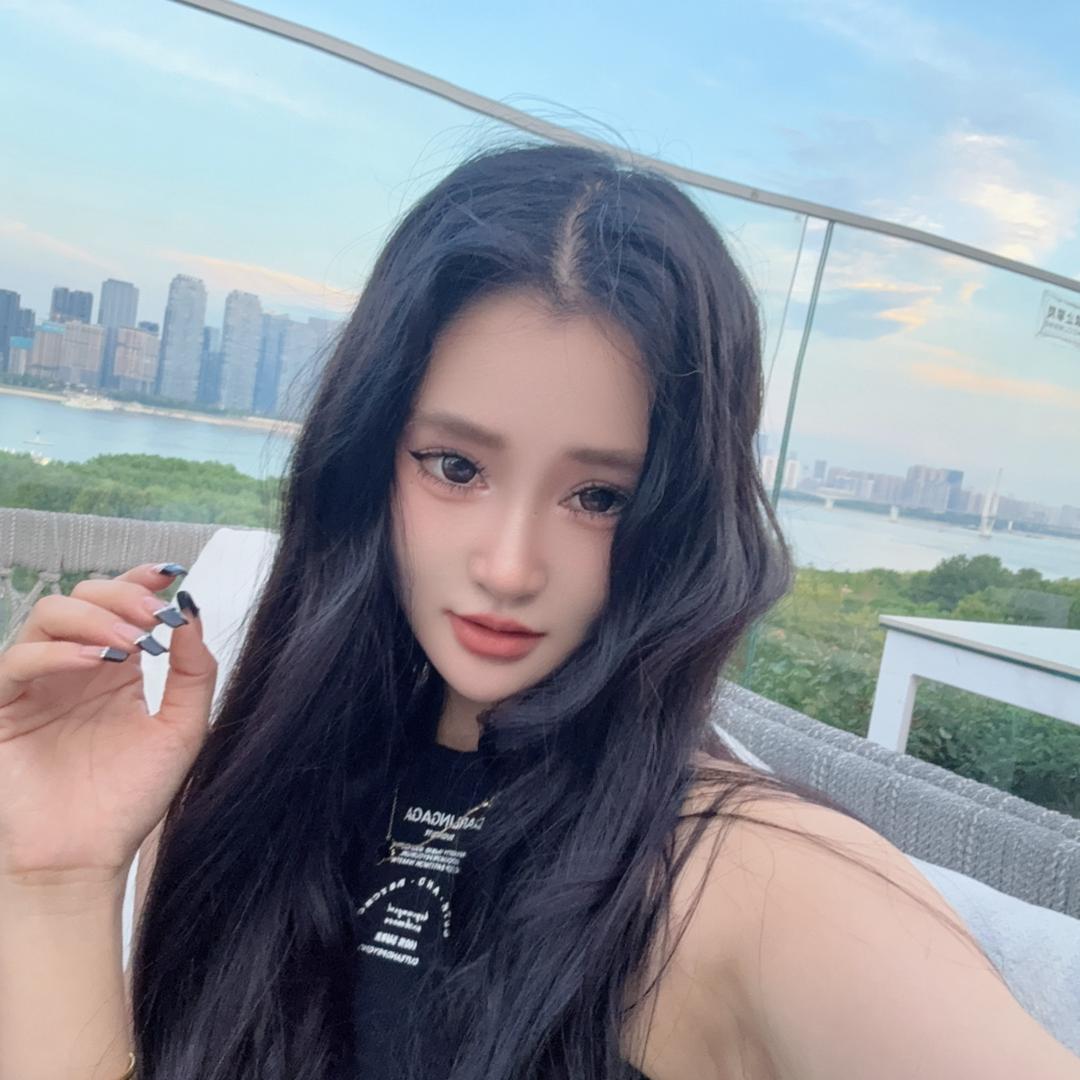 燕燕子🖤