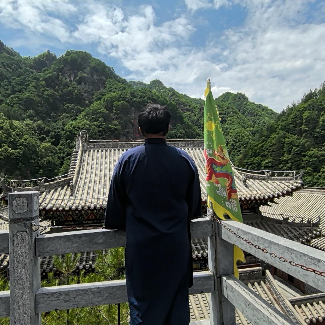 青烽不见山