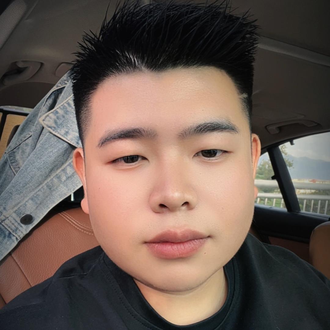 00后创业猪肉铺的小哥哥