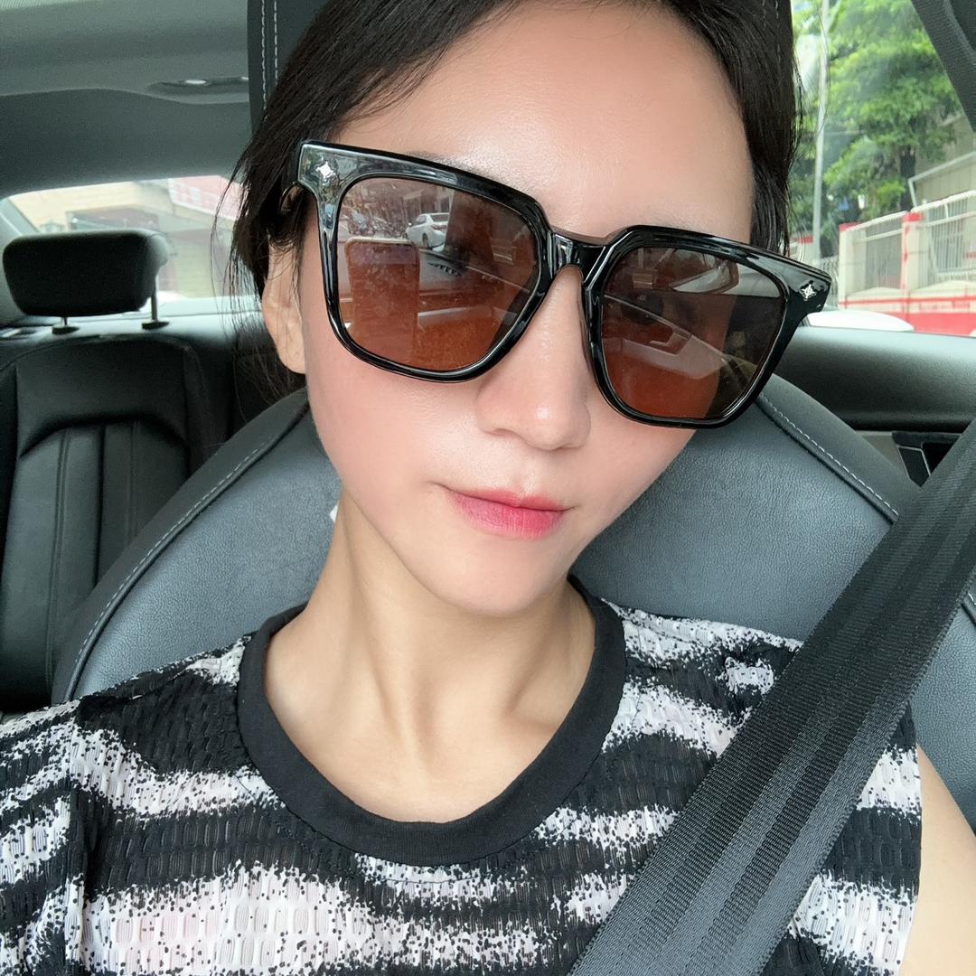 中山三角苗莲花-覃玲