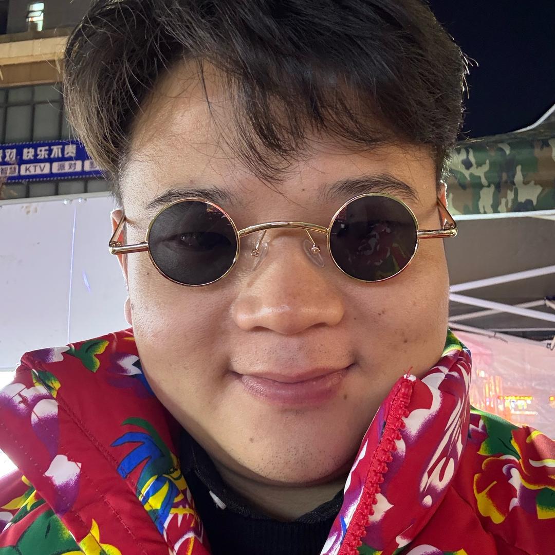 鹏哥   地摊烧烤小火锅