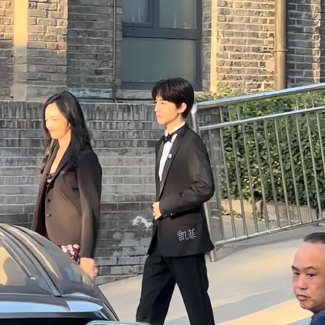 紫荆枫（见过王俊凯➕对视版）