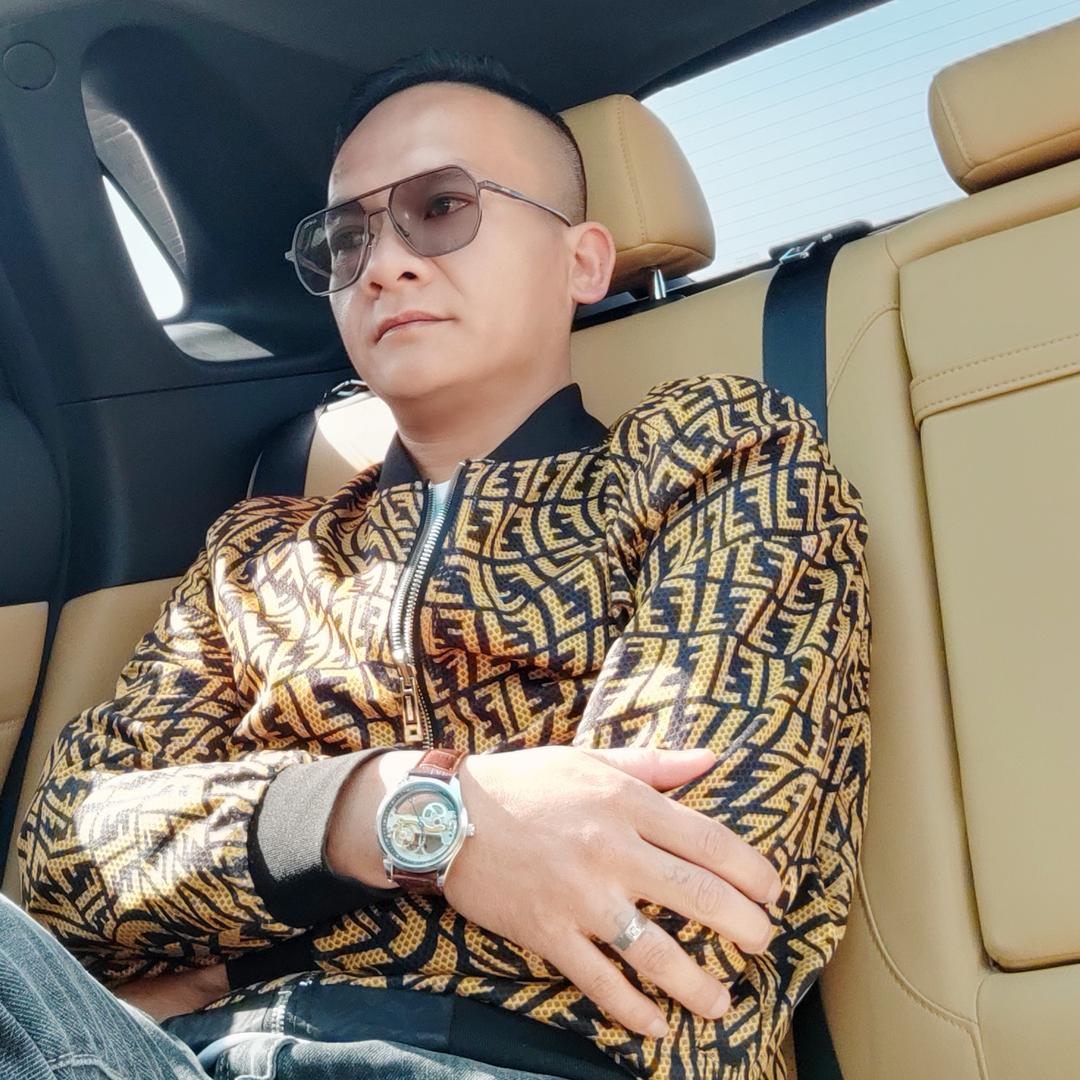 嘴唇👄爱上烟🚬